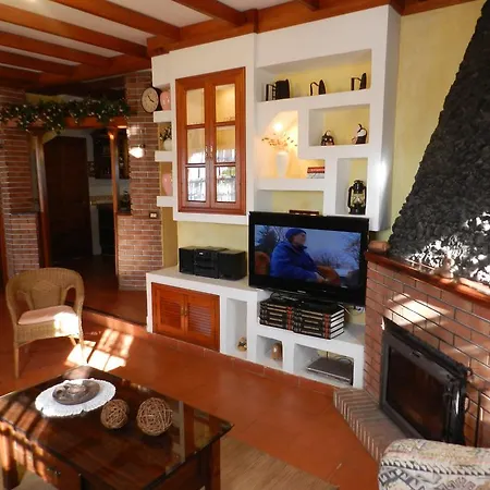 El Lagar De Piedra Holiday home *
